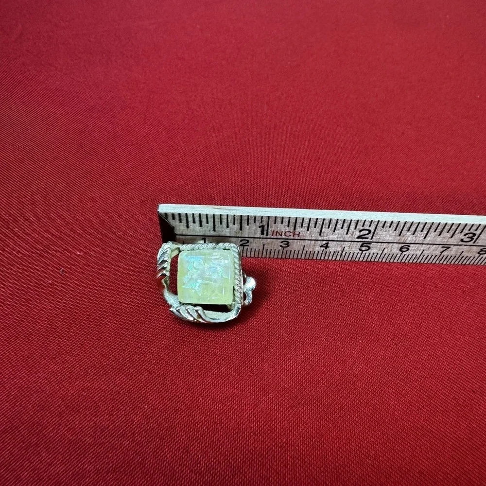 Vintage Coro Signed Gold-tone‎ square clip earrings yellow